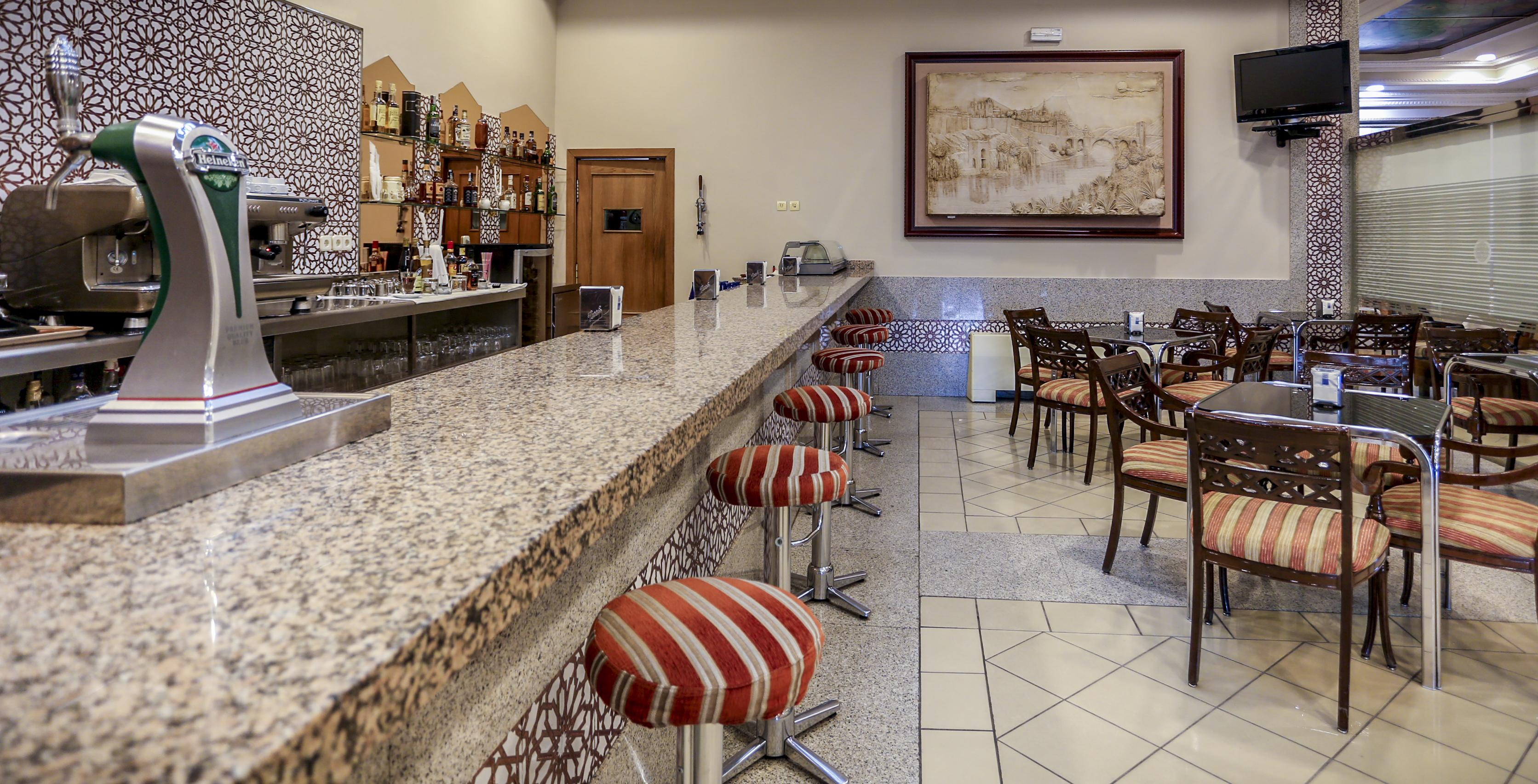 Zentral Mayoral Hotel